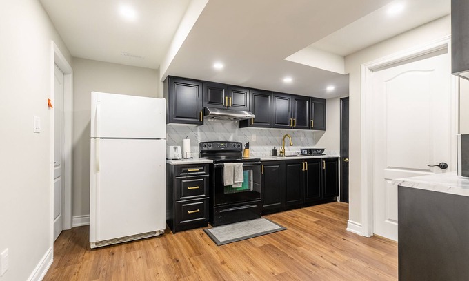 Central Erin Mills House | GLOBALSTAY. Modern Family Basement in Mississauga