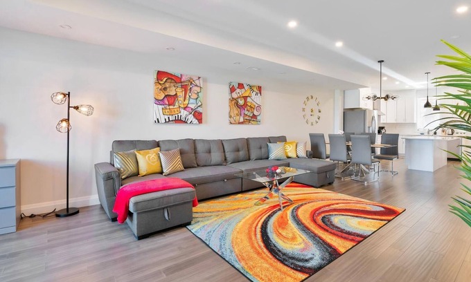 Walkerville Apartment | GLOBALSTAY . New Townhomes 16 Guests, BBQ, Parking