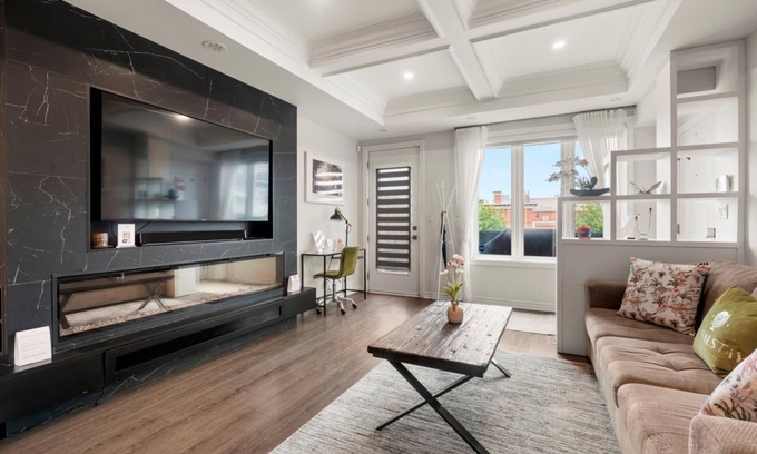 Long Branch House | GLOBALSTAY. Townhouse in Etobicoke Minutes Away Waterfront