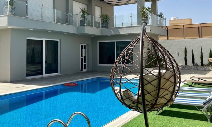 Al Rama Cabin | Gloria Chalet is at the lowest point in the world