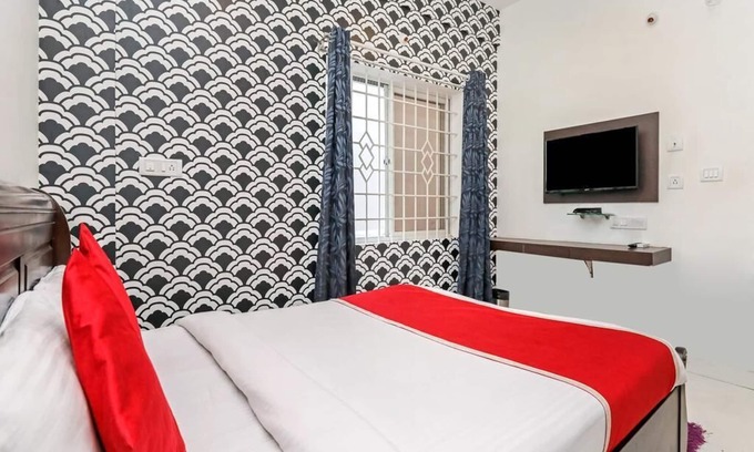 Hebbal Hotel | Glorious Rooms Stay near Hebbal Railway Station