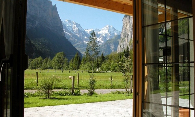 Lauterbrunnen Apartment | Glorious views and Alpine meadows - perfect summer and winter retreat