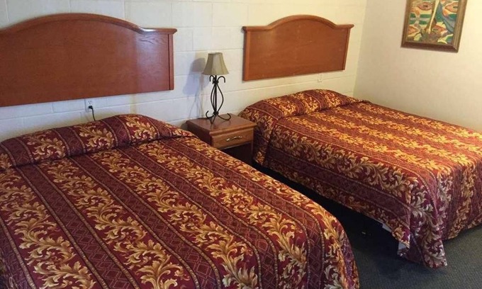 Fairview Hotel | Gloss Mountain Escape! 4 Budget-friendly Units, Free Parking, Pets Allowed