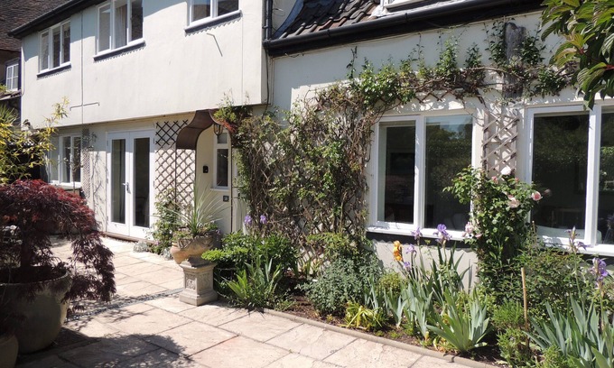 Martlesham Heath House | Glovers Cottage, Hidden Gem, Central Woodbridge