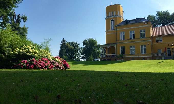 Leinitz Other | Glowe Castle Weddings Weddings KIKA Mädchen WG 2020/Krass Class trip