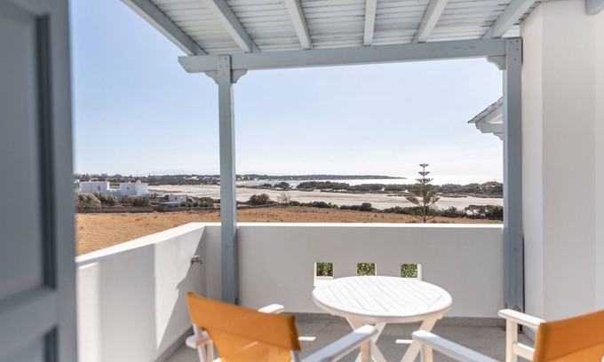 Naxos Apartment | Glyfada Studio