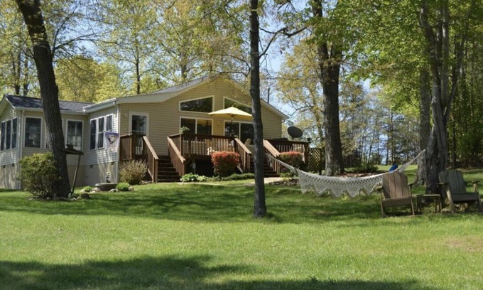 Mineral House | GO JUMP IN THE LAKE at this lovely waterfront home!