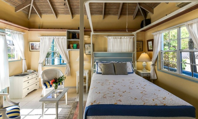 Piccadilly House | Goat Hill Cottage - Titi Vacation Homes