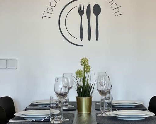 Aue Apartment | Goethe Palais Suite Zauberlehrling 4P l Lift l Parkplatz I Zentrum I Helios