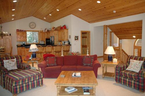 Chamberlands House | Going By Hauserman Rentals