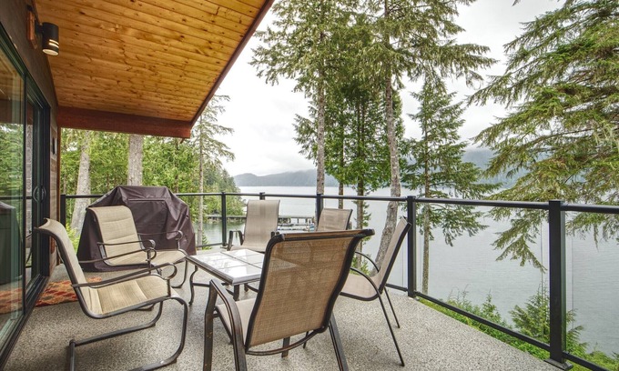 Port Renfrew Cottage | Going Coastal Sleep 6 Pet Friendly Oceanfront