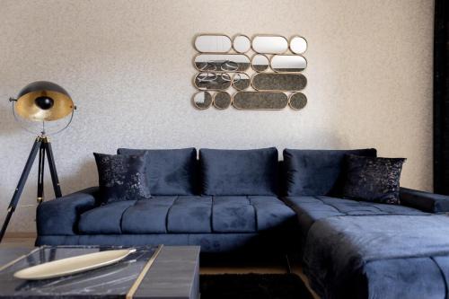 Debrecen Apartment | Gold & Black Residence