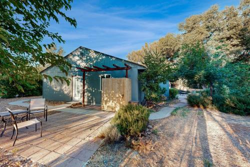 Jamestown House | Gold Country Getaway