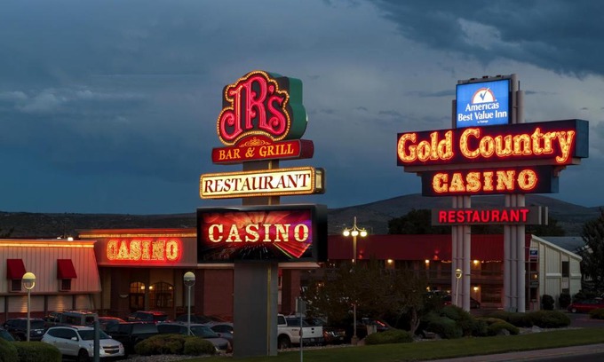Elko Hotel | Gold Country Inn and Casino by Red Lion Hotels