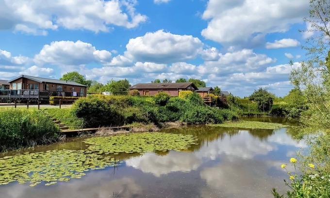 Harvington House | Gold Deluxe 2 Bed sleeps 6 Pet friendly