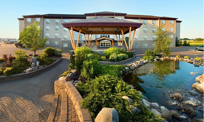 North Battleford Hotel | Gold Eagle Lodge