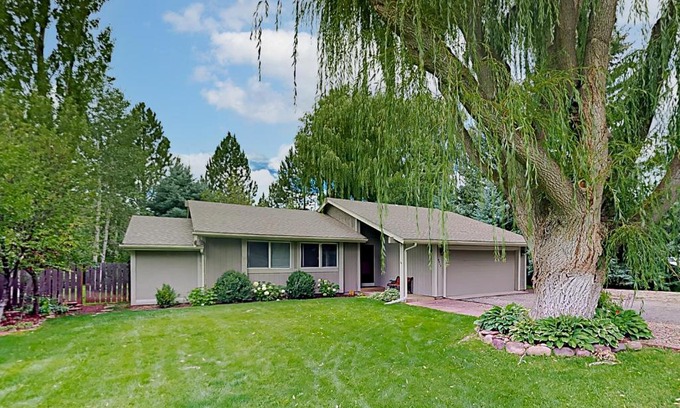 Carbondale House | Gold Medal Fishing