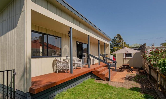 Thames House | Gold'n Thames - Thames Holiday Home