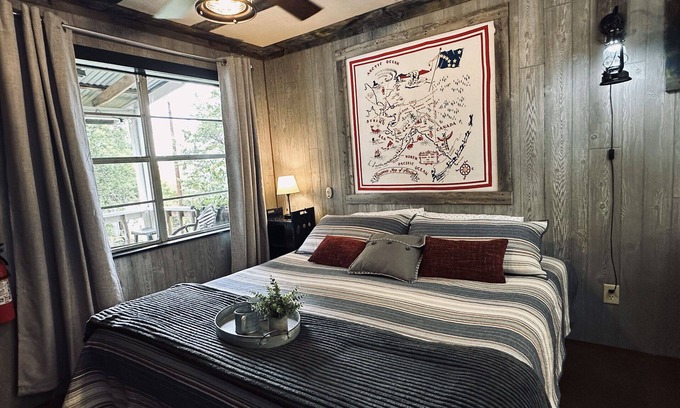 Canton Cabin | Gold Panner's Bunkhouse Sleeps 2 With King Size Bed