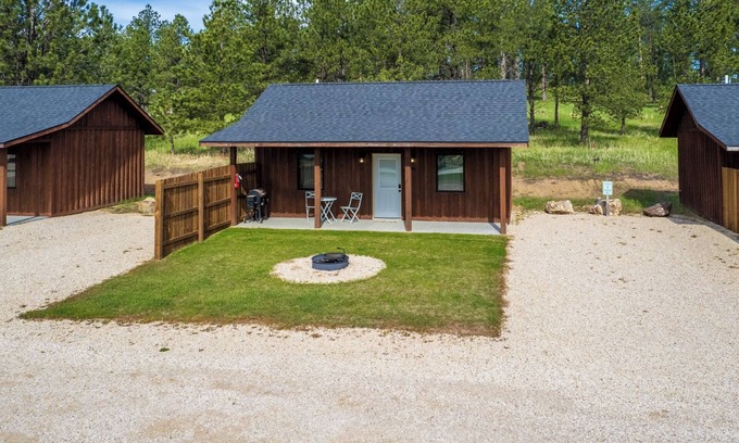 Custer Cabin | Gold Valley Camp Cabin 4 | 1 Bed, 1 Bath