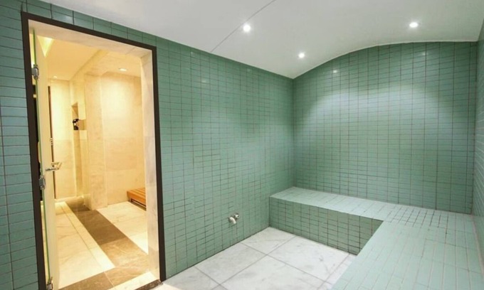 Qudaibiya Apartment | Golden Bay: Sea & City Escape
