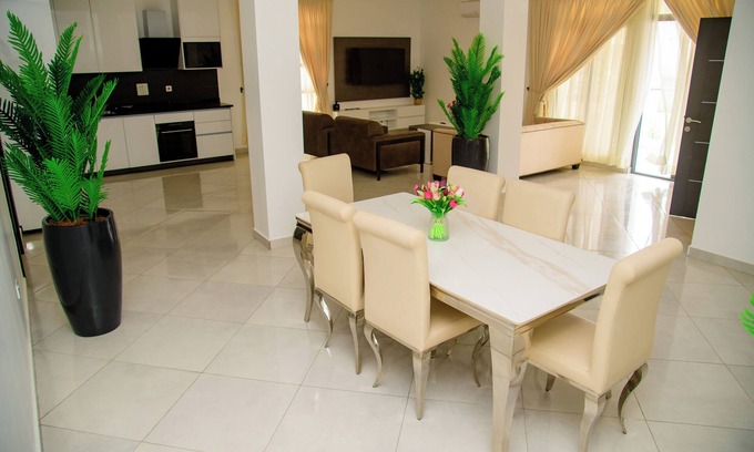 Madina Apartment | Golden Hayat Suites