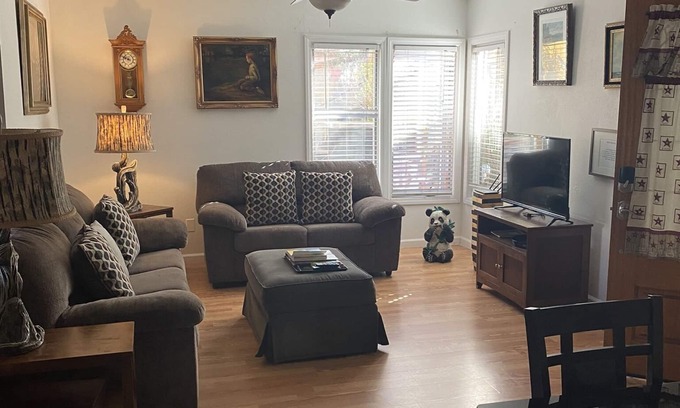Golden Hill House | Golden Hill Serenity House near Gas Lamp and convention Center