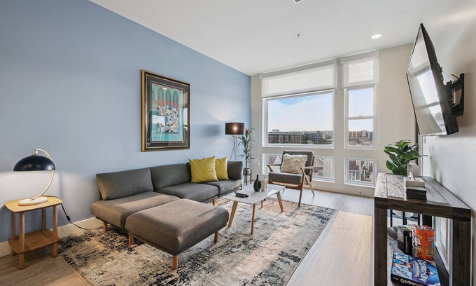 Highland Condo | Golden Hour Designer Loft | Espadin LoHi