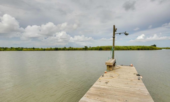Golden Meadow House | Golden Meadow Getaway Waterfront Retreat with Deck