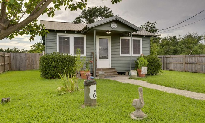 Golden Meadow House | Golden Meadow Getaway Patio, Grill, and Kayaks!