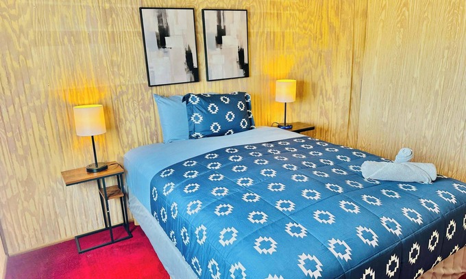 Silver Springs House | Golden Oak Retreat|3Bedrooms|2bathrooms|16Sleeps