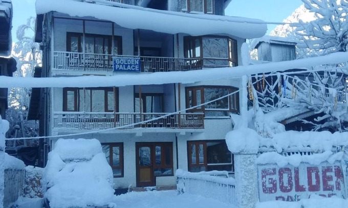 Laripora Hotel | Golden Palace Pahalgam