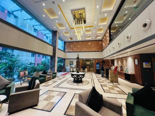 Berhampore Hotel | Golden Retreat