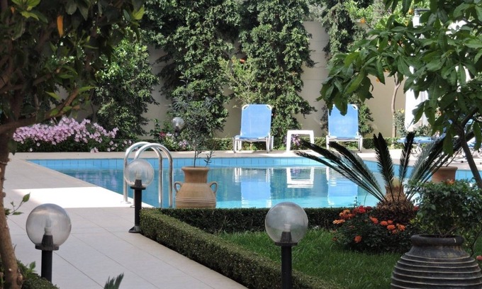 Kamisiana House | Golden Rose Suites