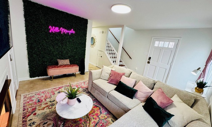 University District House | Golden Rose Townhome, 2br-2.5ba Near UofM/Highland Strip