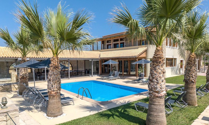 Sfakaki Villa | Golden sand beachfront villa ,6 Bedrooms,Rethymno