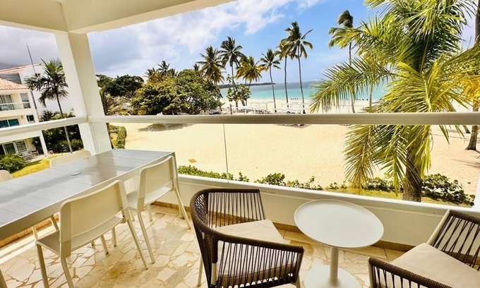 Los Brazos Condo | Golden Sands Beachfront 3-bed Penthouse @ Emotions