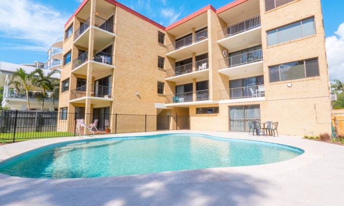 Golden Beach Apartment | Golden Shores U7, 21 Landsborough Parade