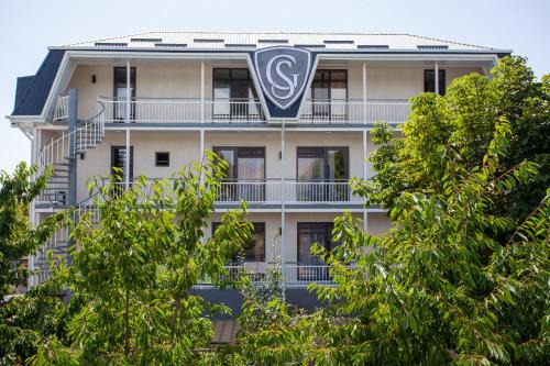 Cholpon-Ata Apartment | Golden street