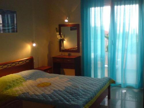 Rovies Apartment | Golden Sun