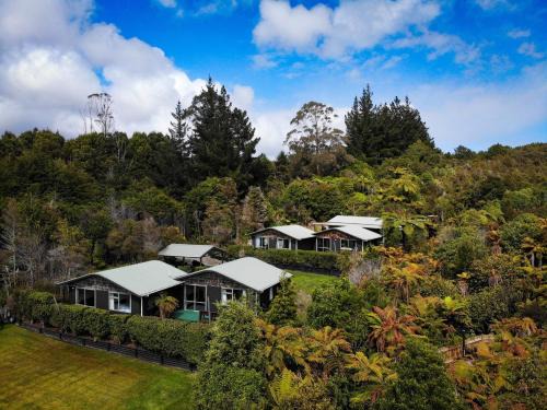Greymouth Hotel | Goldfield Suites