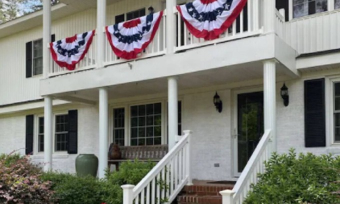 Aiken Bed & Breakfast | Goldfinch Room - The Birdnest Inn