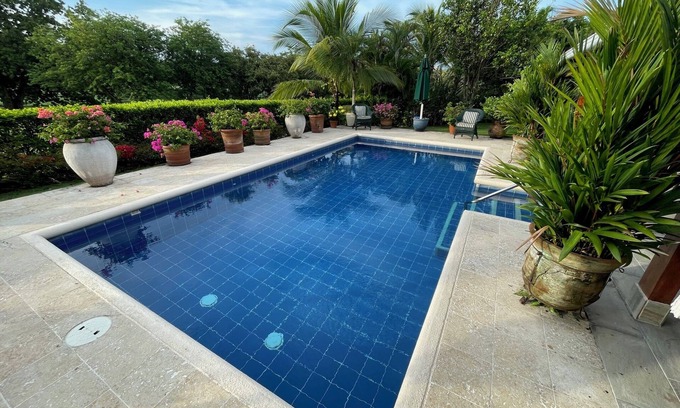 El Farallon del Chiru House | GoldSky Hacienda with pool
