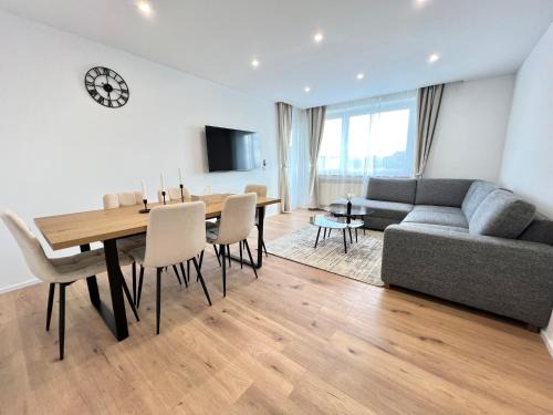 Rhein-Erft-Kreis District Apartment | GOLDVILLA - Wesseling SW