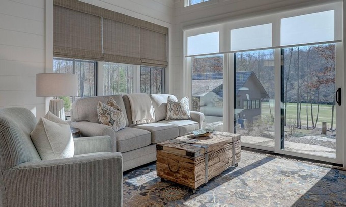 Mineral Bluff Cottage | Golf and Riverfront Cottage | King Bed | Group Availability