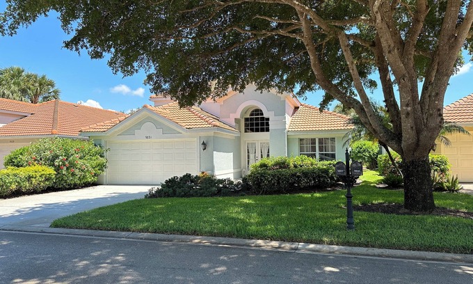 Bonita Springs Villa | GOLF - BEACH CLUB - SPRING RUN GOLF CLUB - SINGLE FAMILY HOME n2 BR + 2 DENnnnn