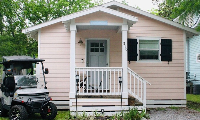 Old Town Cottage | Golf Cart included with property!