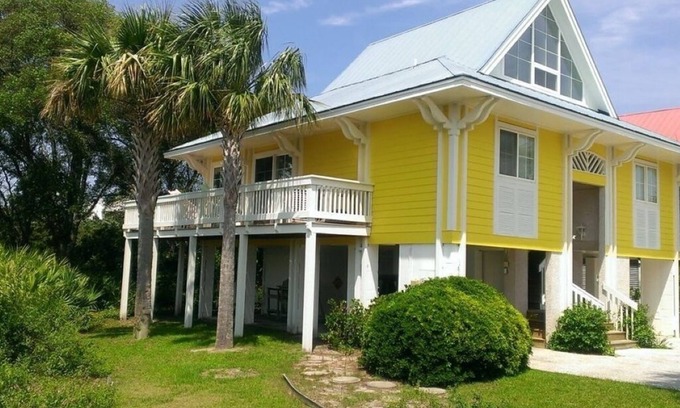 Oceanmarsh Subdivision House | Golf Cart, River and Marsh Views, Oceanfront Community, Beautiful Sunsets