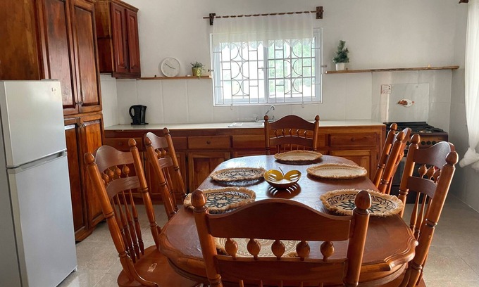 Tryall House | Golf Club 2 mins away - Large 2 Bdrm 1 Bth, Steps to Private beach