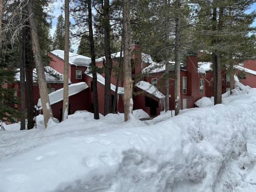 Truckee Apartment | Golf Club Condos #437